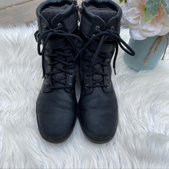 UGG Kesey Sherpa Lined Leather Combat Boots
75 $160 Size: 9 | UGG - Picture 7 of 8